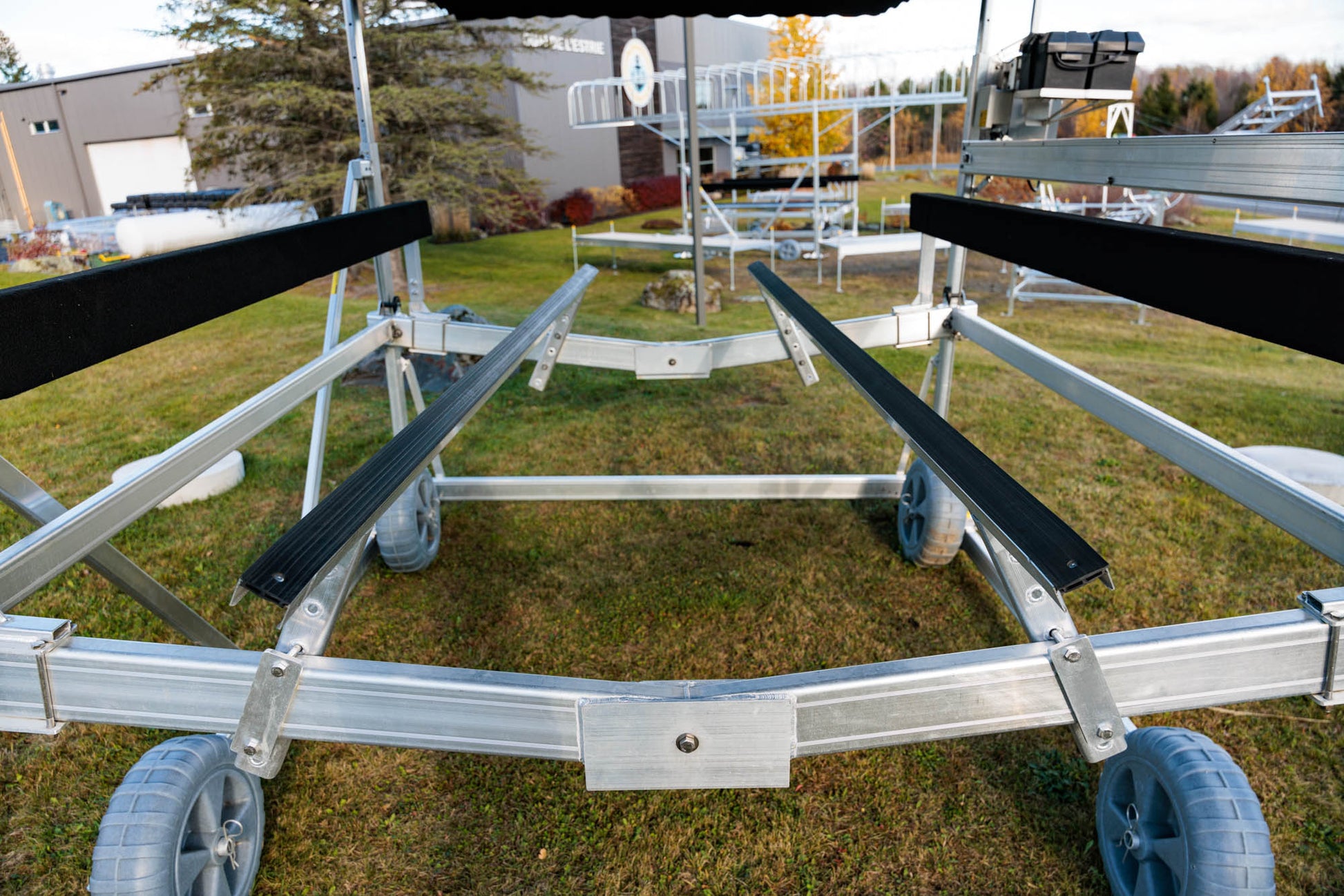 Centering Rails Pontoon Series – Seaco Marine Inc.