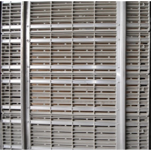 Titan Deck Stringer to hold 4 panels together